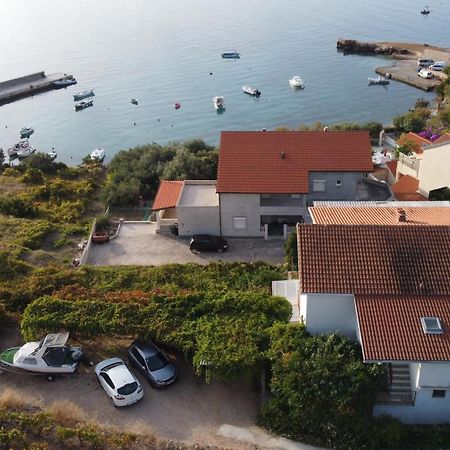 Apartmani Marijan Zavala-Istok Exterior foto